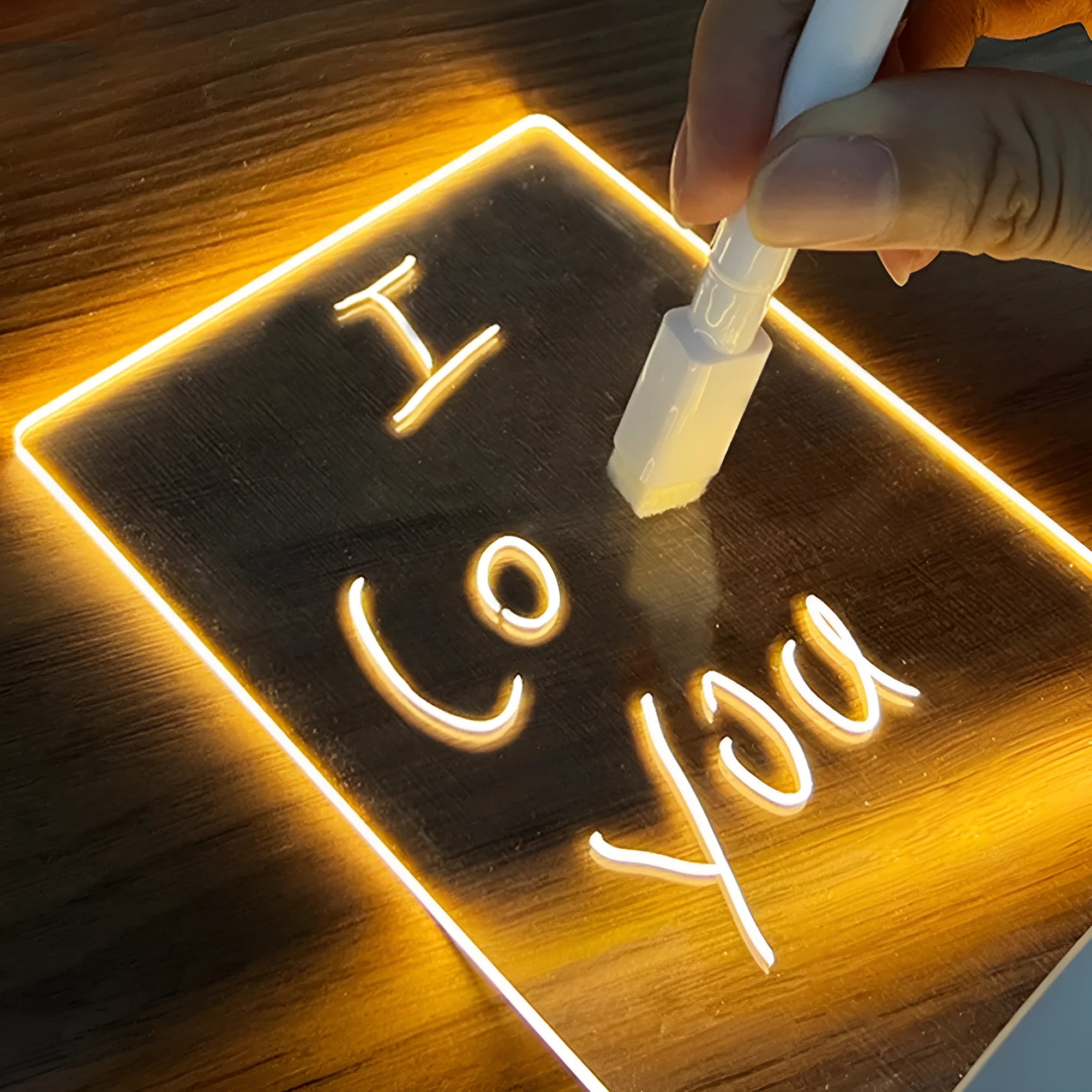 USB-powered LED message board lamp with transparent acrylic panel and writing pen