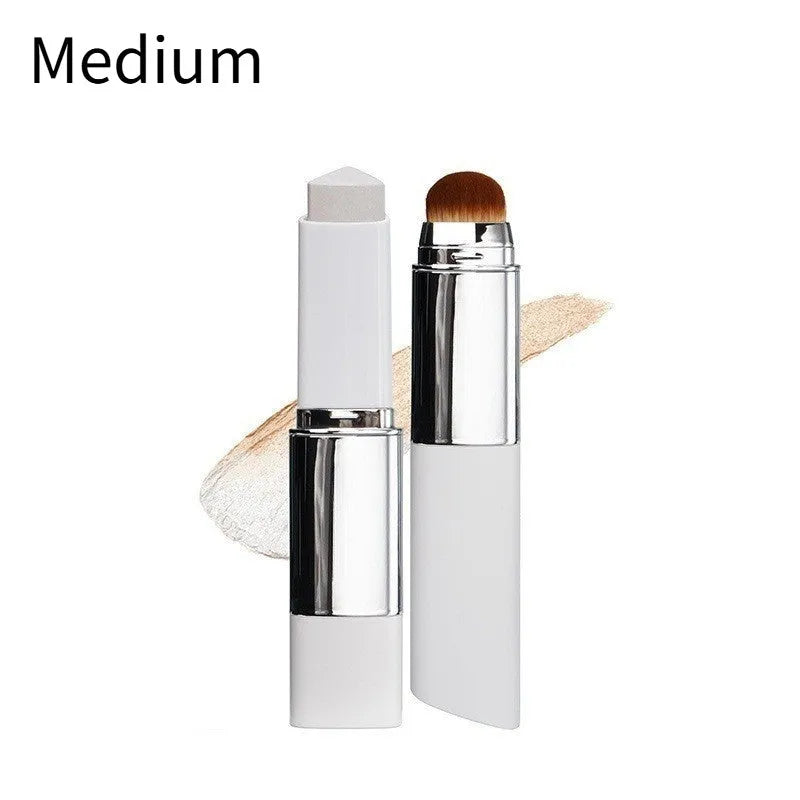 Blanc Cover cream stick foundation brush with a light-coloured handle and removable brush head.