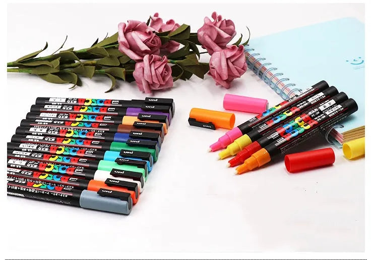 Doodle Pen 8-color acrylic marker set with 0.9mm tips in plastic case