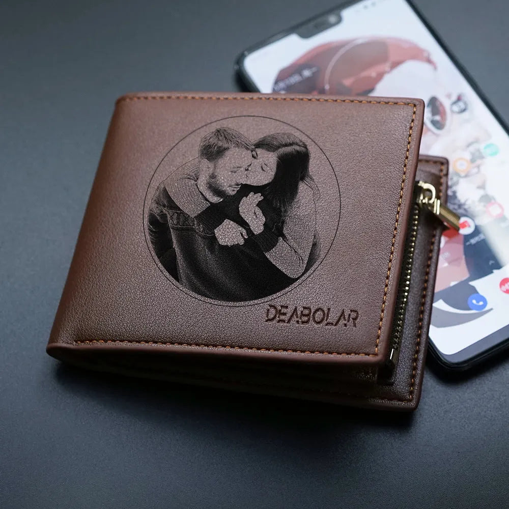 Men's leather wallet with zipper closure in classic colour, individually packaged for gifting