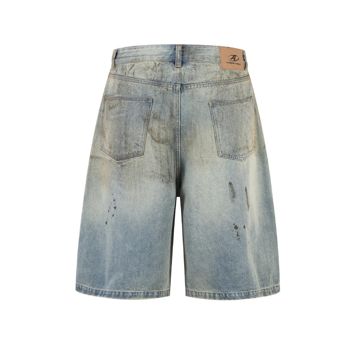 Blue cropped denim middle pants with straight leg design and zipper fly closure on street fashion model