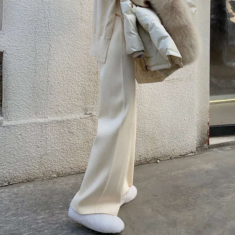 Women's high-waist wide-leg knitted trousers in black with straight-leg design and 95cm length