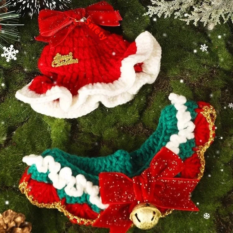 Christmas pet scarf for dogs and cats in woollen material with festive patterns