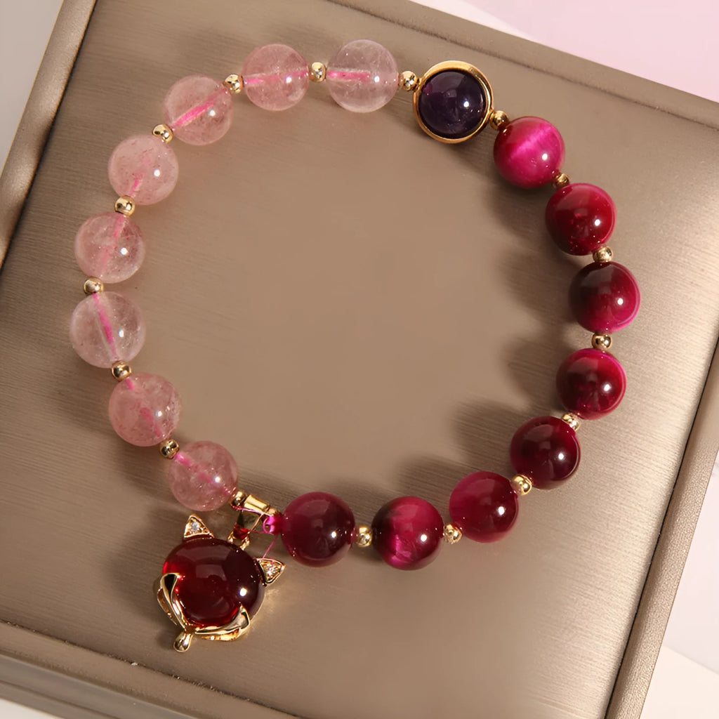 Strawberry crystal bracelet on elastic rope measuring 18cm length