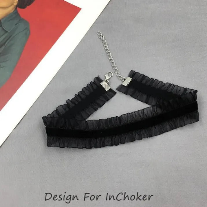 Velvet ruffled clavicle chain necklace with flower pendant on snake bones chain in black colour