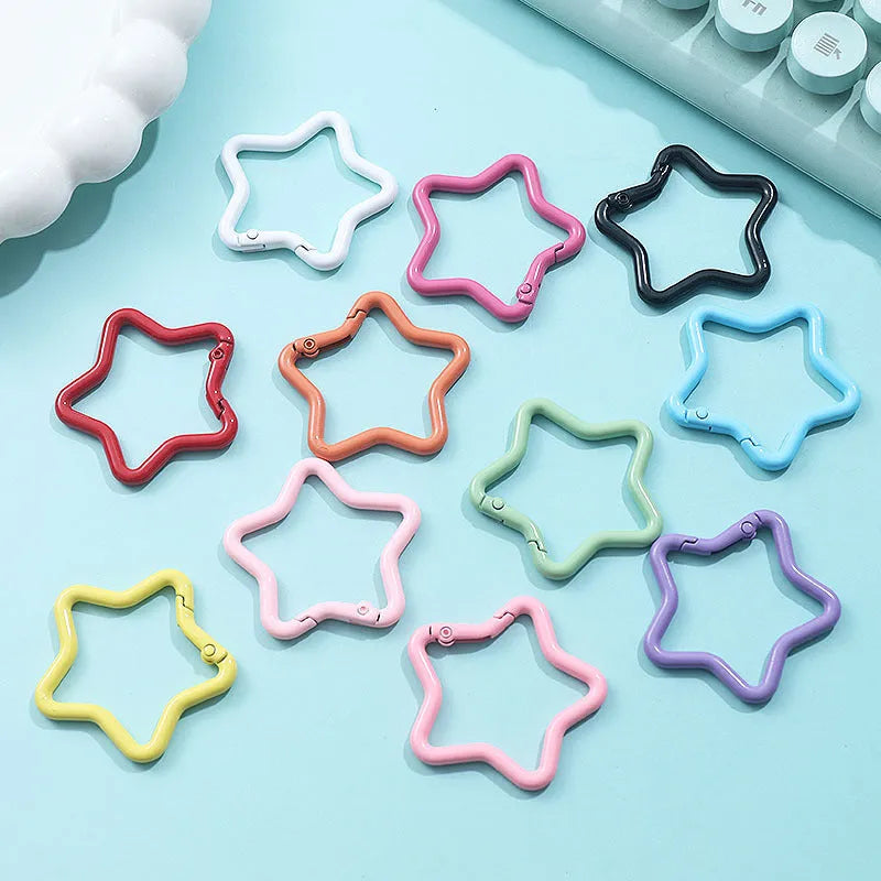 4.5cm zinc alloy five-pointed star keychain in assorted colours for backpack decoration