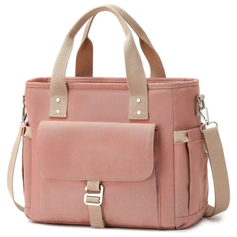 Insulated picnic bag with removable shoulder strap and side pocket in cube design