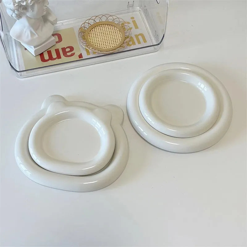 White round porcelain plate with bear or doodle design in 15cm or 20cm size, microwave-safe potted tray