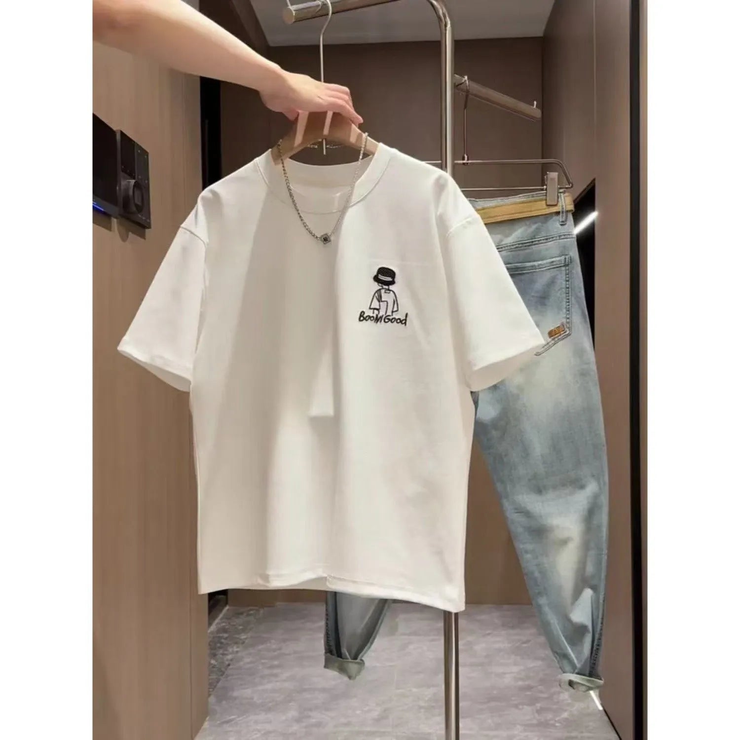 Men's white cartoon print cotton T-shirt with short sleeves and slim fit