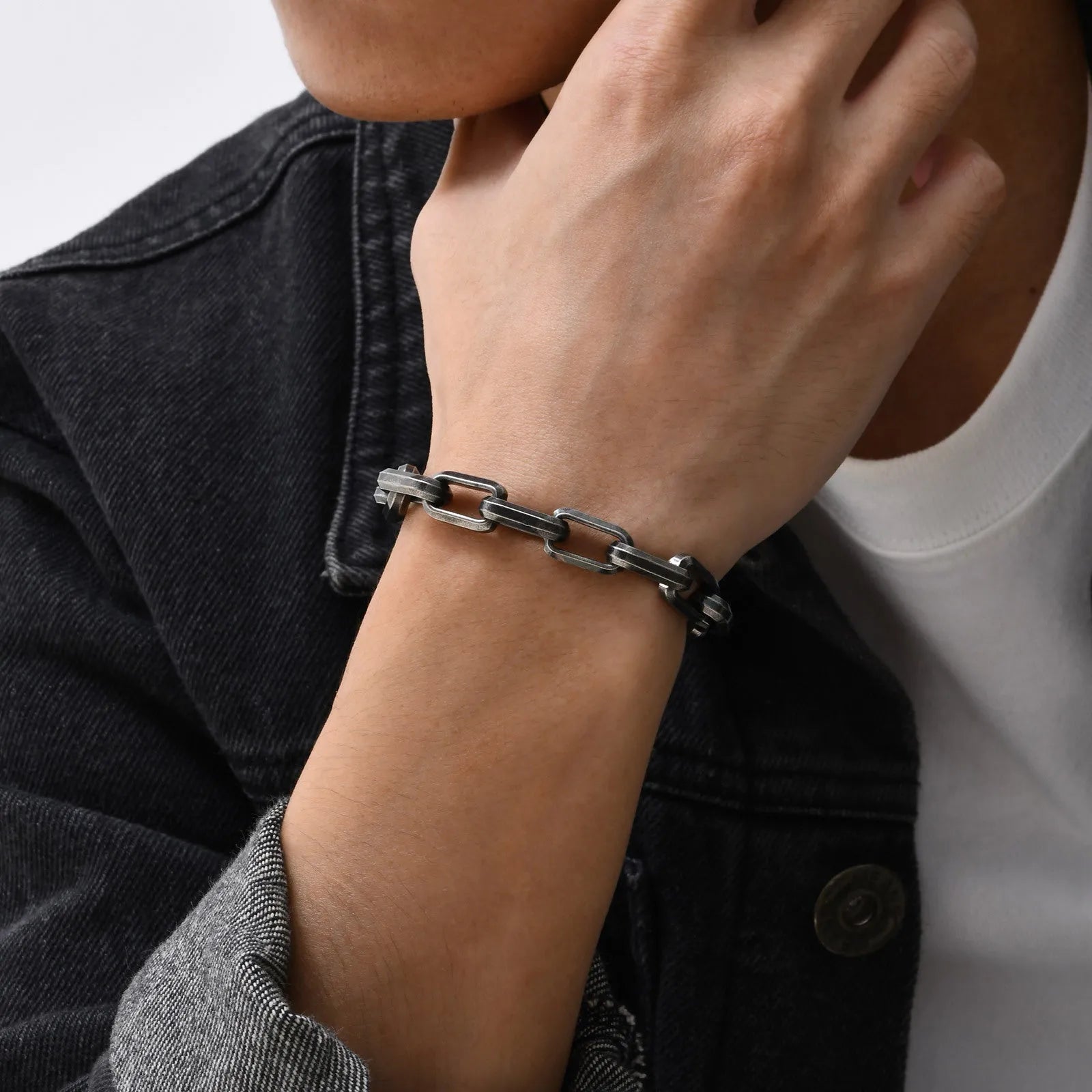 Stainless steel men's bracelet with square chain design in electroplated steel, gold, black, or retro colour