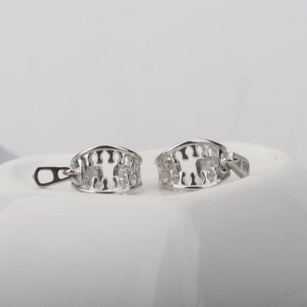 Copper geometric ear clip with zipper closure in ES862 colour, showing simple line design