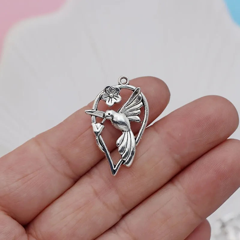 Alloy magpie pendant with electroplated P234 finish for DIY jewellery making