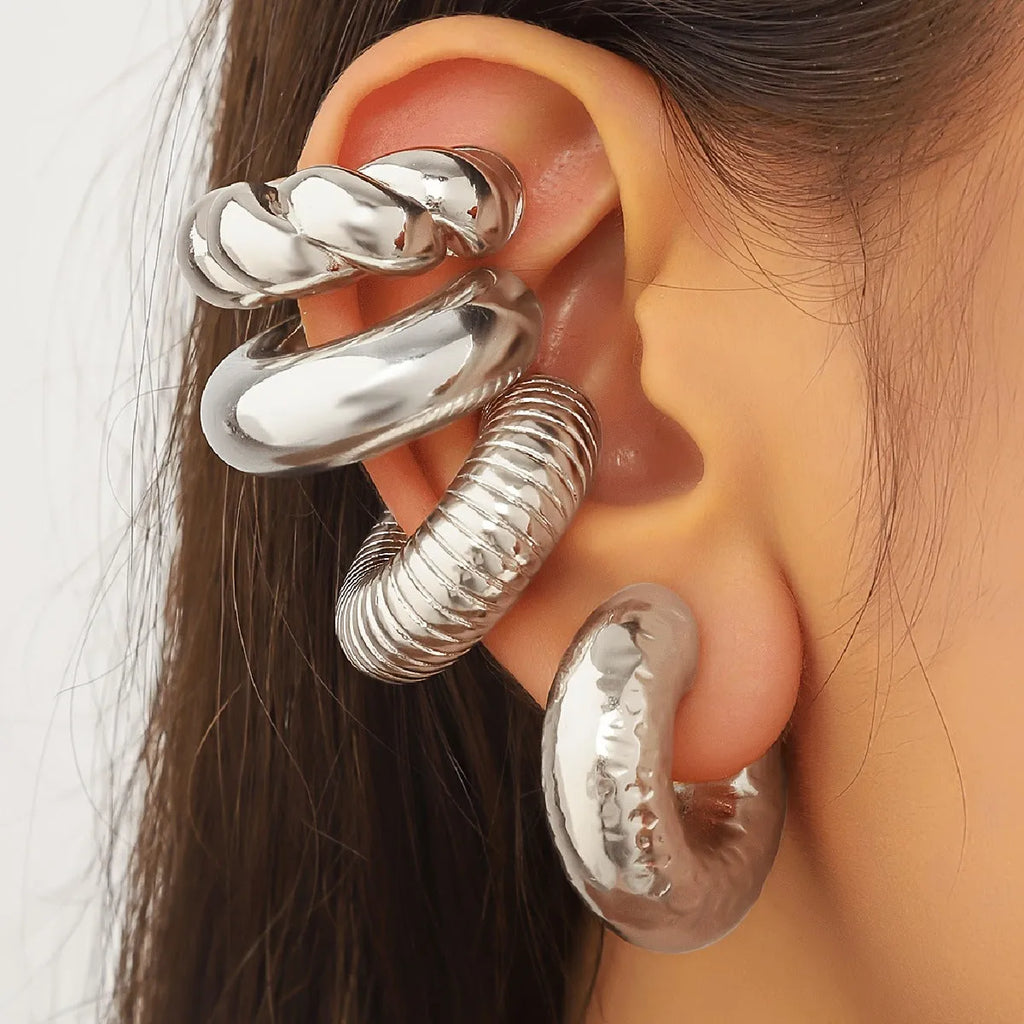Geometric ear clip set with four pieces in gold or silver, non-pierced design for women