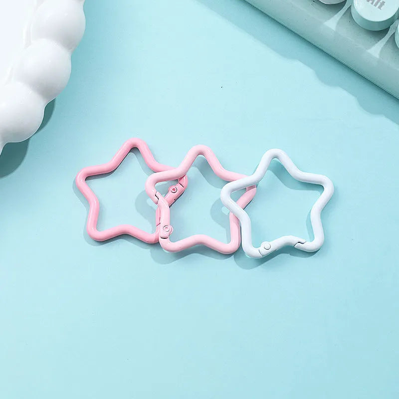 4.5cm zinc alloy five-pointed star keychain in assorted colours for backpack decoration