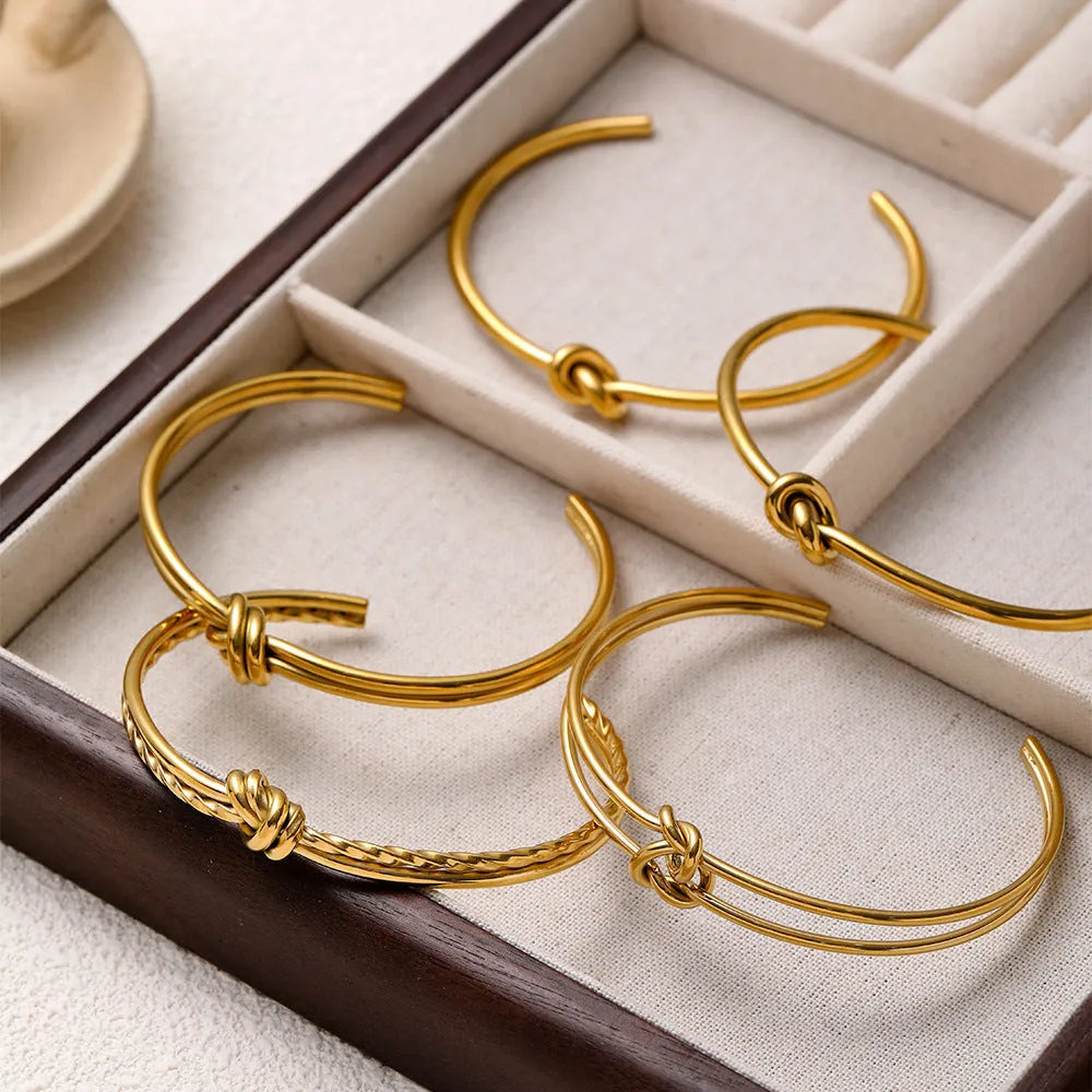 Women's adjustable C-shaped double-layer bracelet with knotted texture in gold plating