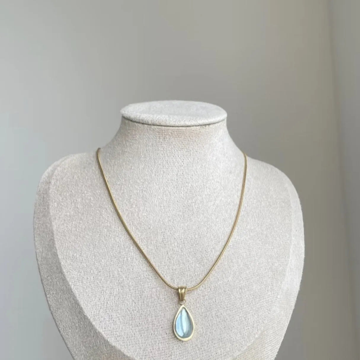 Retro water drop necklace with titanium steel snake bones chain and mixed gem inlaid pendant in blue and green colour options
