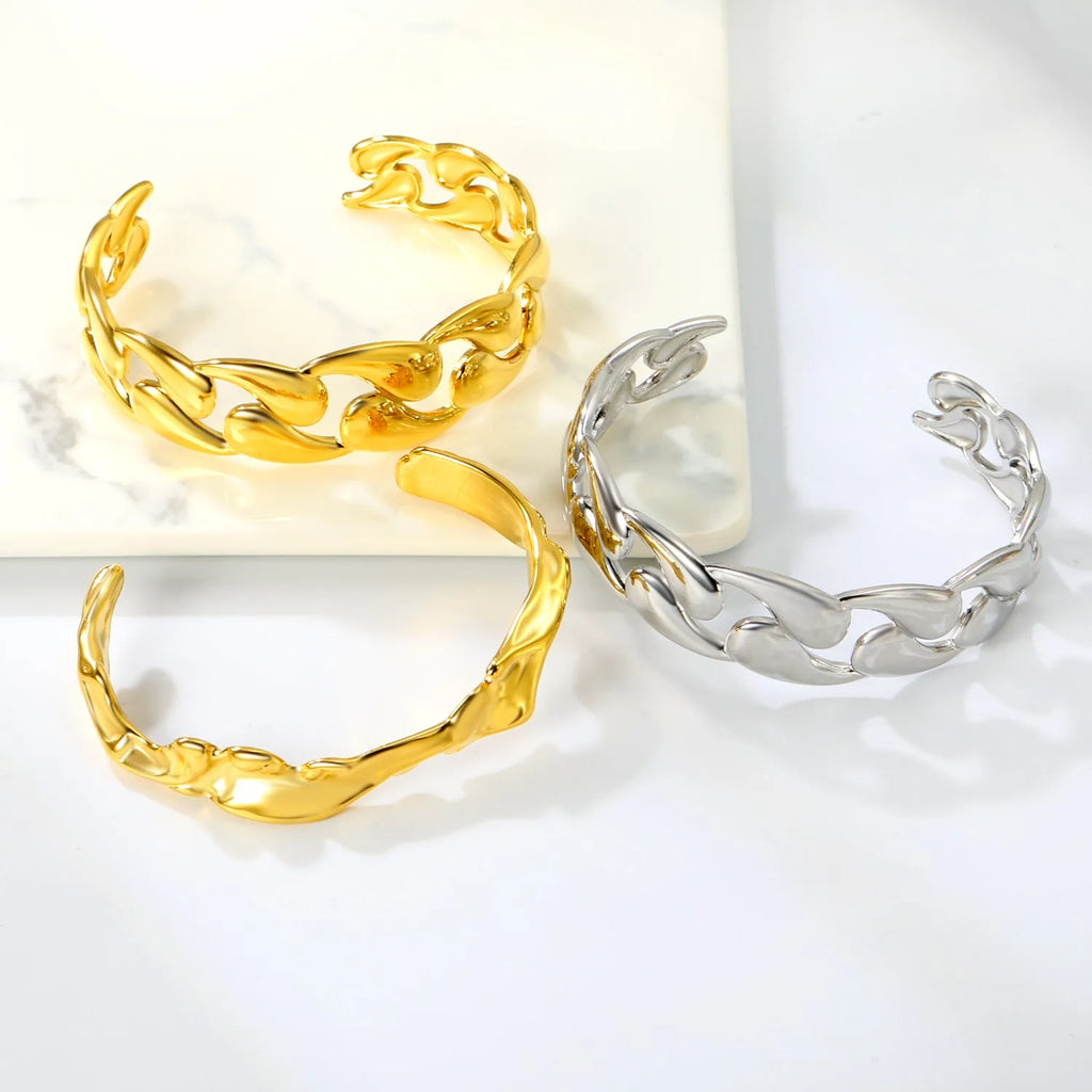 Stainless steel alloy bracelet with advanced European and American styling in three colour options
