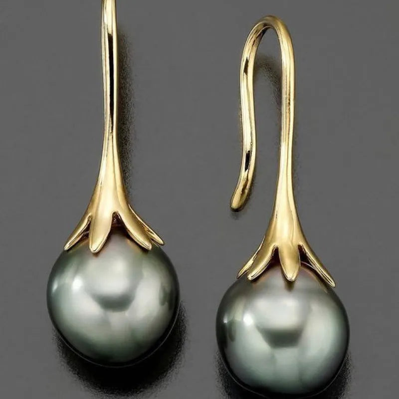 Retro fashion women's earrings with alloy construction and electroplated imitation gold finish