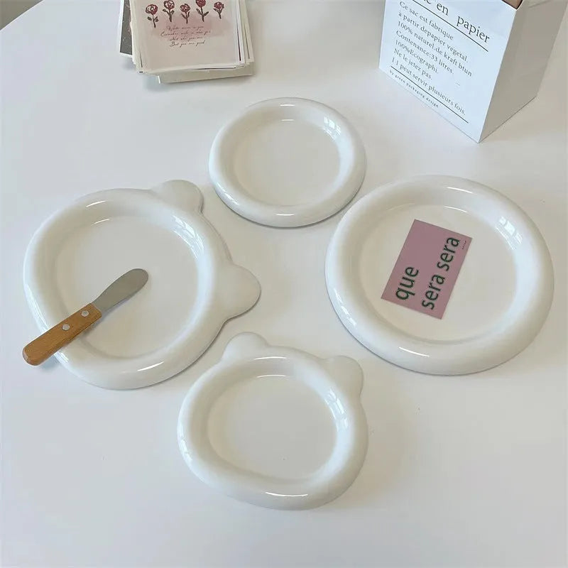 White round porcelain plate with bear or doodle design in 15cm or 20cm size, microwave-safe potted tray