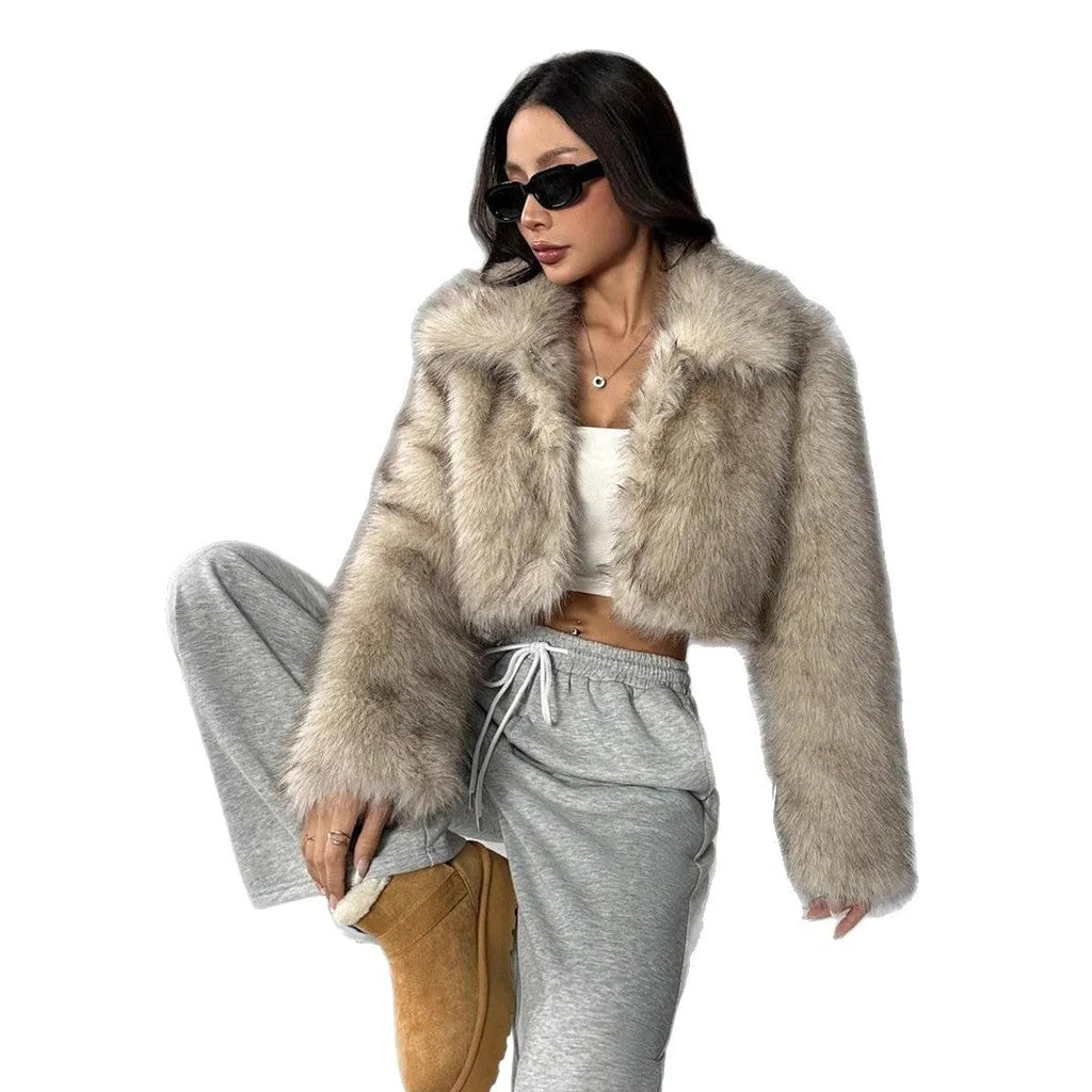 Women's artificial fur coat with thick fabric and fur collar in various colour combinations