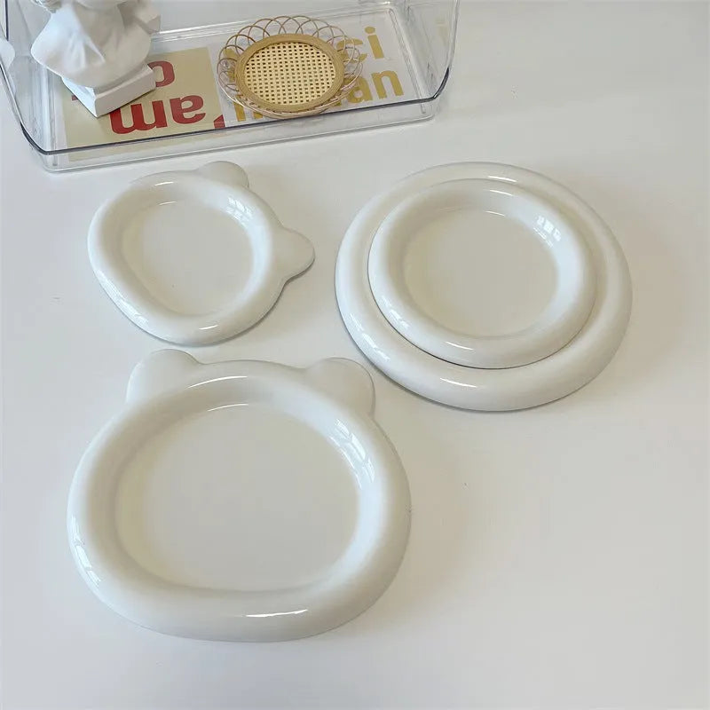 White round porcelain plate with bear or doodle design in 15cm or 20cm size, microwave-safe potted tray