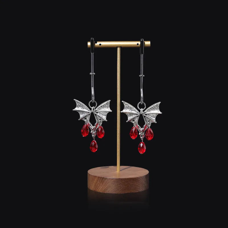 Silver bat-shaped adjustable nipple clamp with alloy construction and clip mechanism