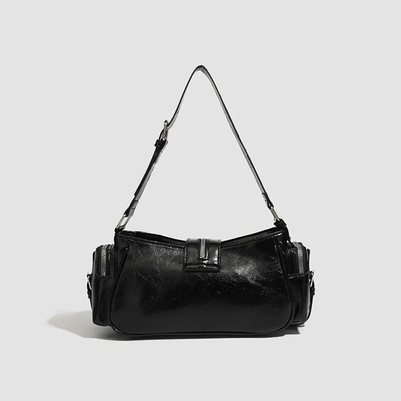 Black retro dumpling handbag with three-dimensional pockets and oil wax leather finish