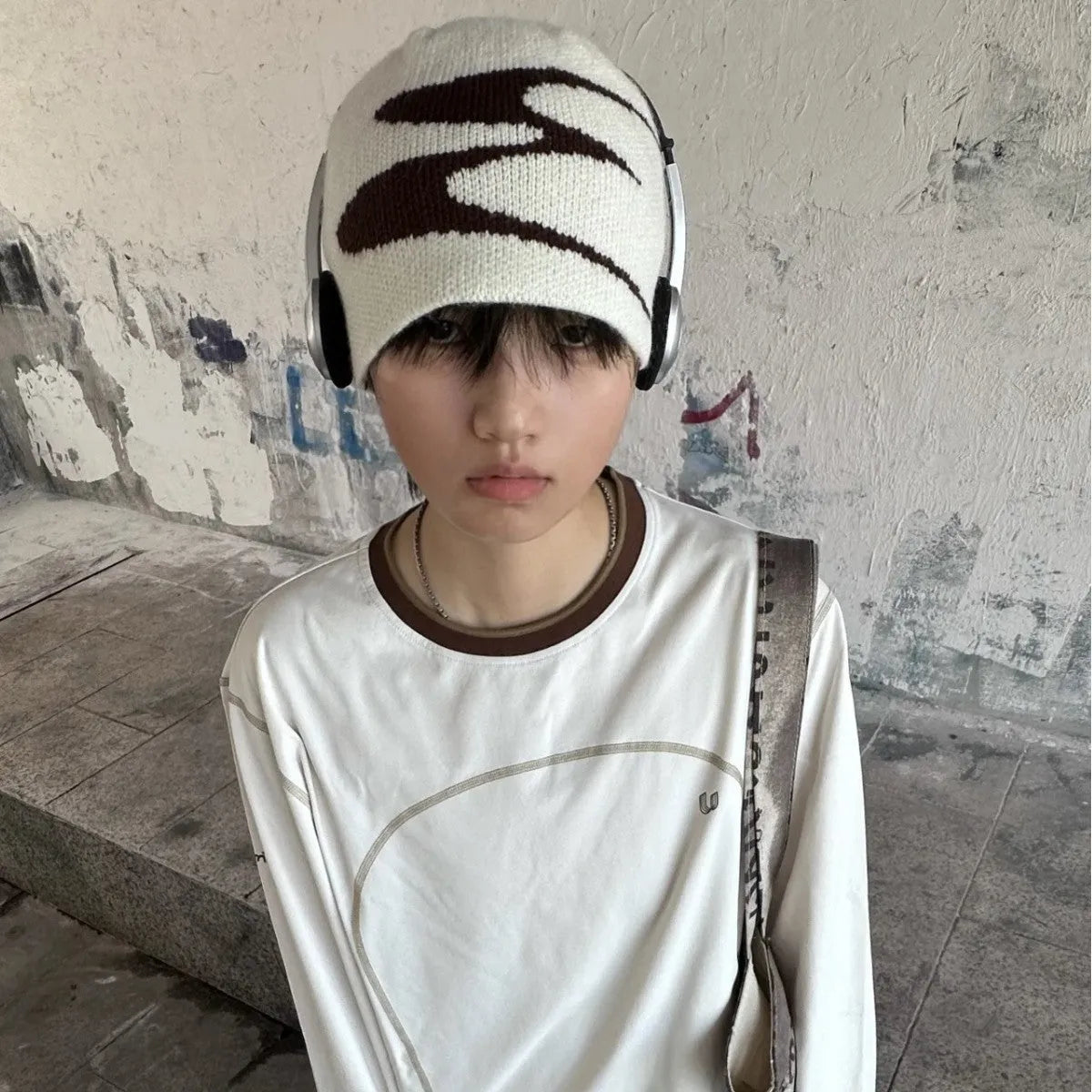 Acrylic beanie hat in black, grey, or white, size M for 56-58cm head circumference