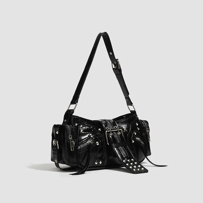 Black retro dumpling handbag with three-dimensional pockets and oil wax leather finish