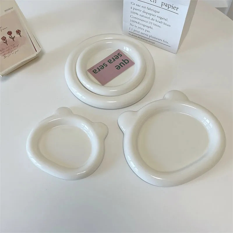 White round porcelain plate with bear or doodle design in 15cm or 20cm size, microwave-safe potted tray