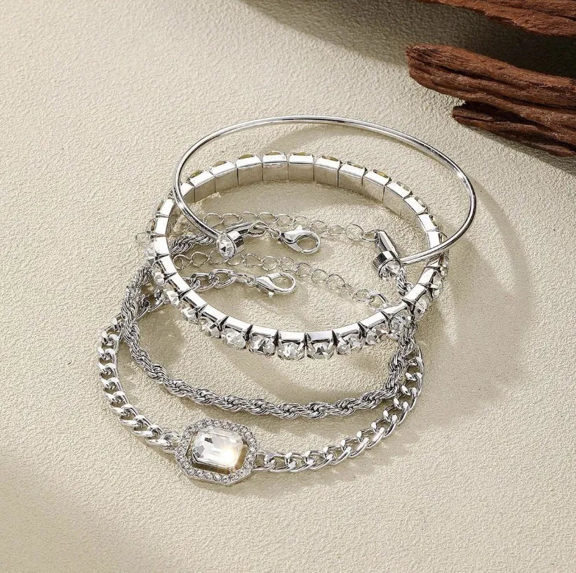 Artistic retro geometric alloy jewellery four-piece set with square diamond shapes in gold finish