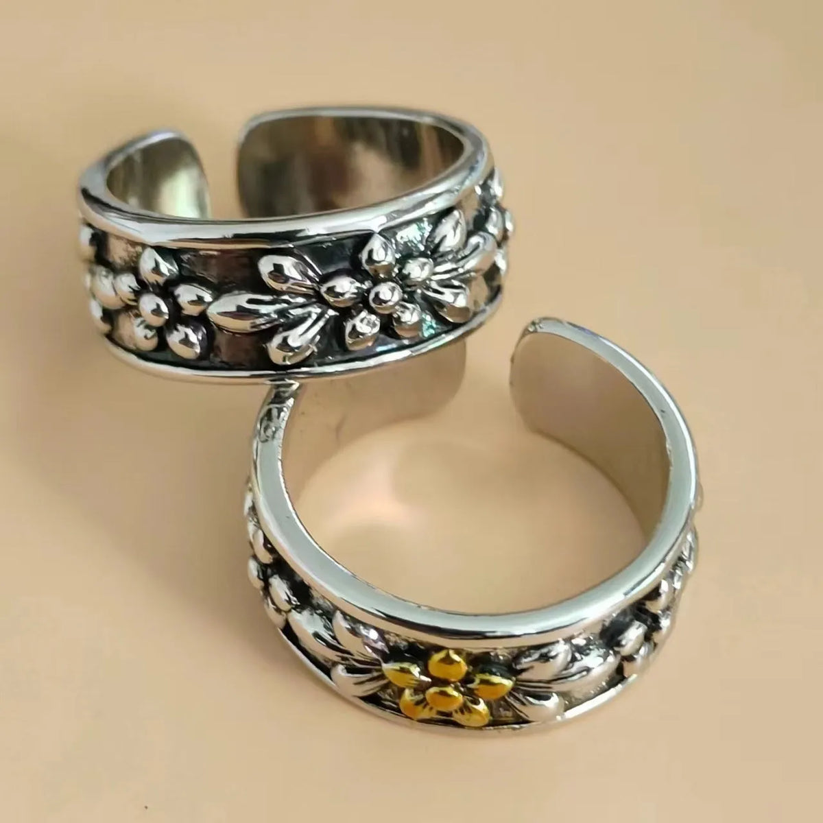 Vintage floral open ring in zinc alloy with camellia design, available in gold or retro colour, unisex style