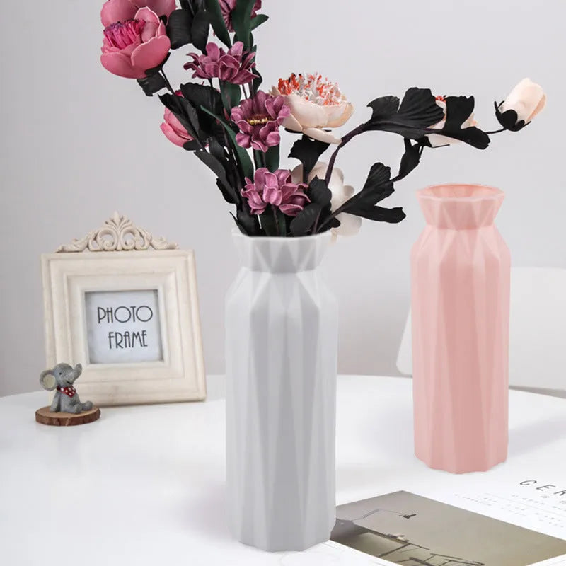 Simple drop-resistant melamine vase in green, grey, pink, or white with 7.2cm base diameter