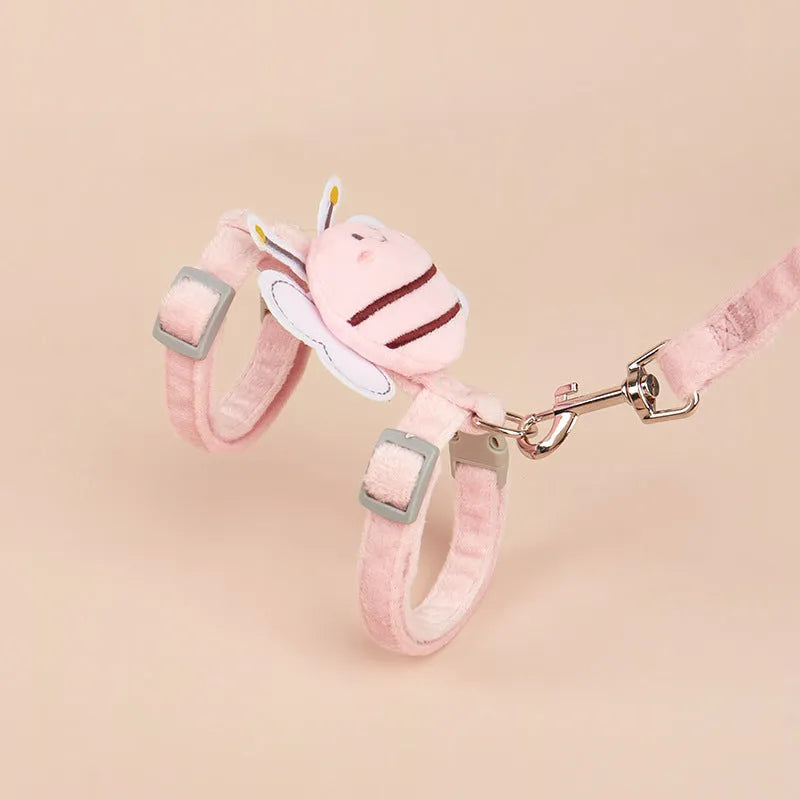 Adjustable bee-shaped cat lead with extendable rope in blue, pink, or yellow colours
