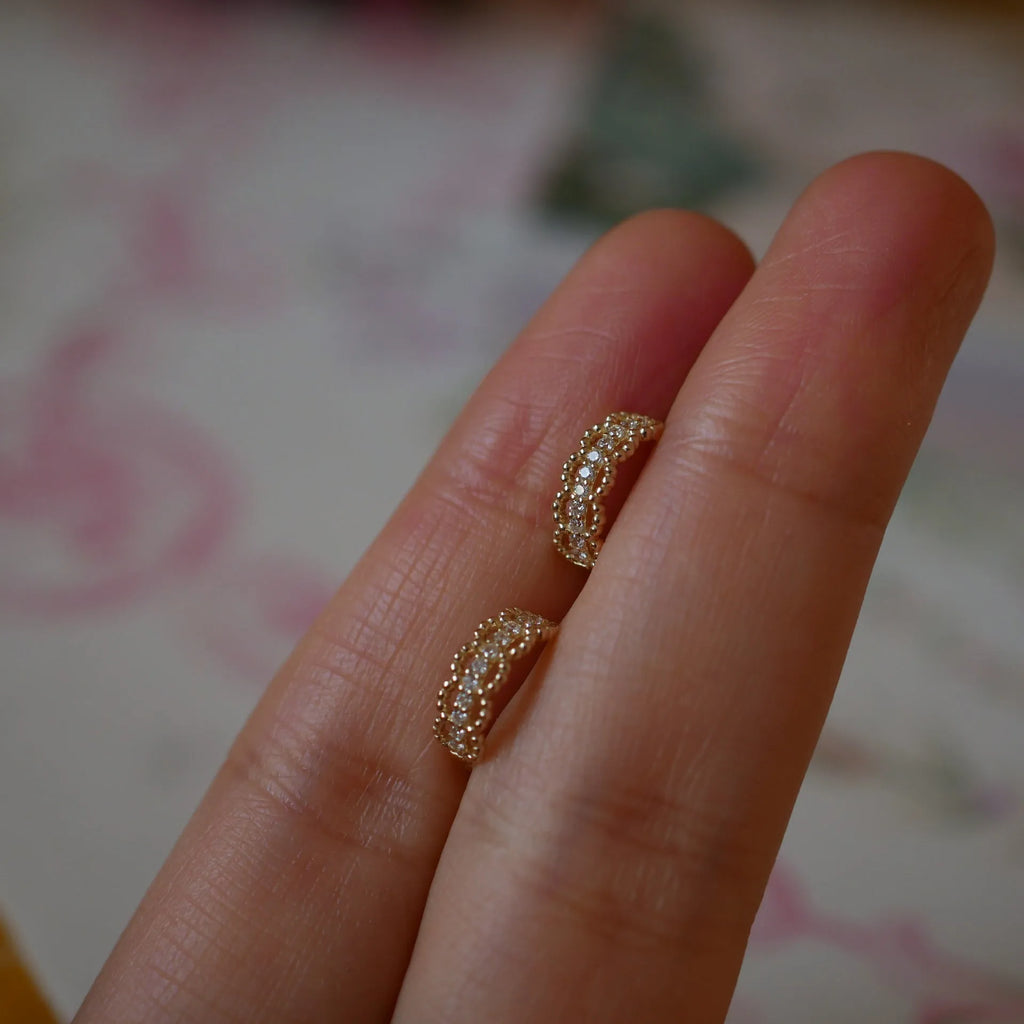 Gold lace pattern clip earrings in 925 silver with bone stud shape