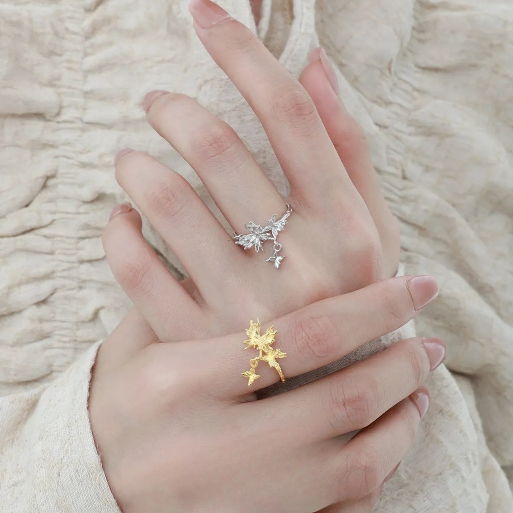 Adjustable silver ring with butterfly design in 18K gold or white gold electroplating on finger