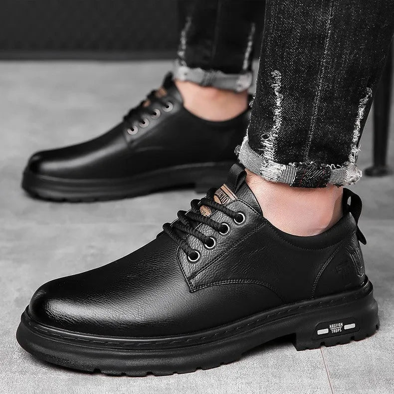 Men's retro outdoor casual leather shoes in black and brown with round toe and stitching details