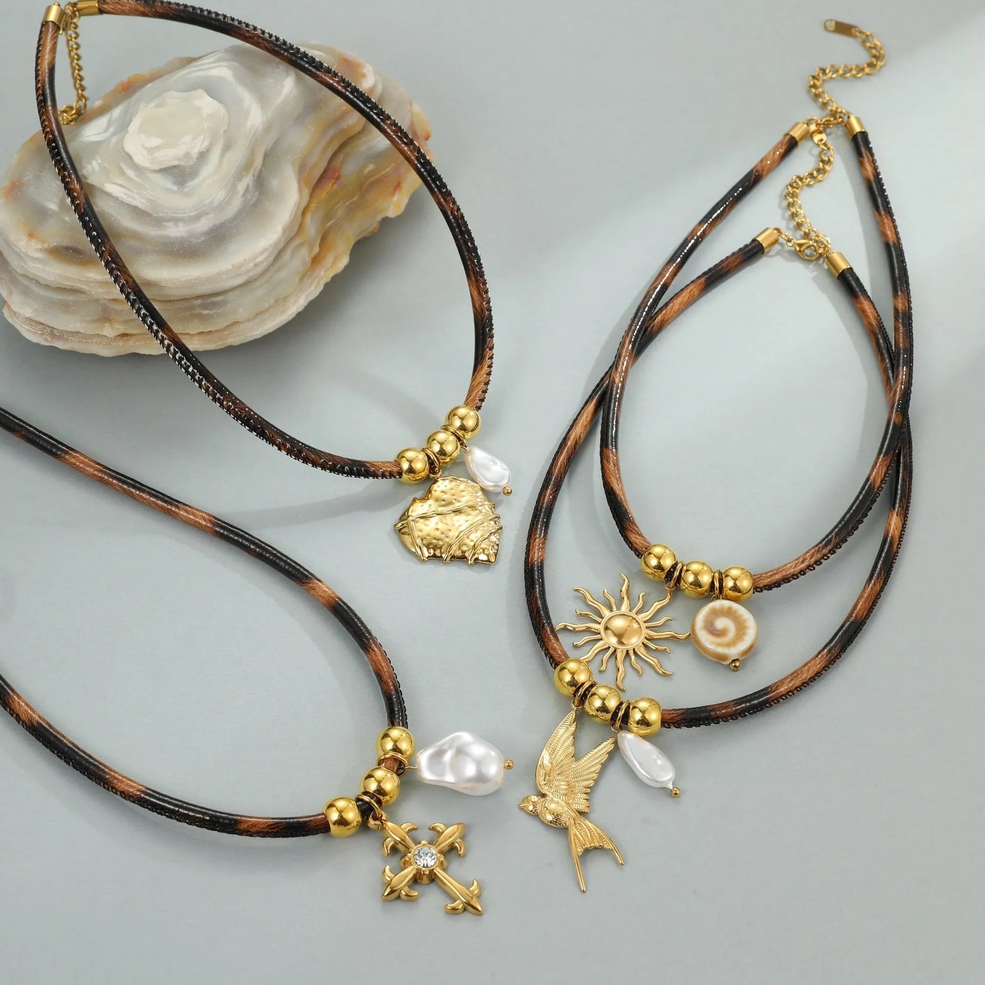 Geometric leopard pendant stainless steel necklace with gold plating on adjustable 41-50cm chain