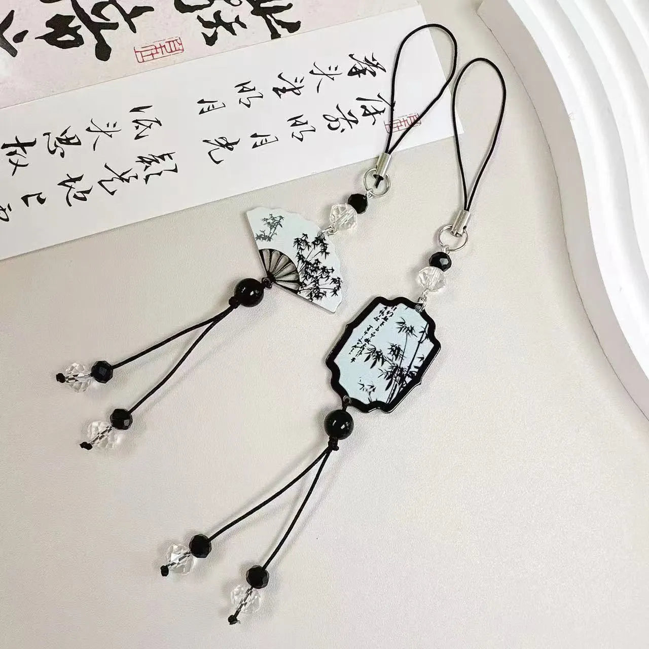 Guofeng beaded pendant keychain with Chinese-style plant and flower pattern, baking varnish finish