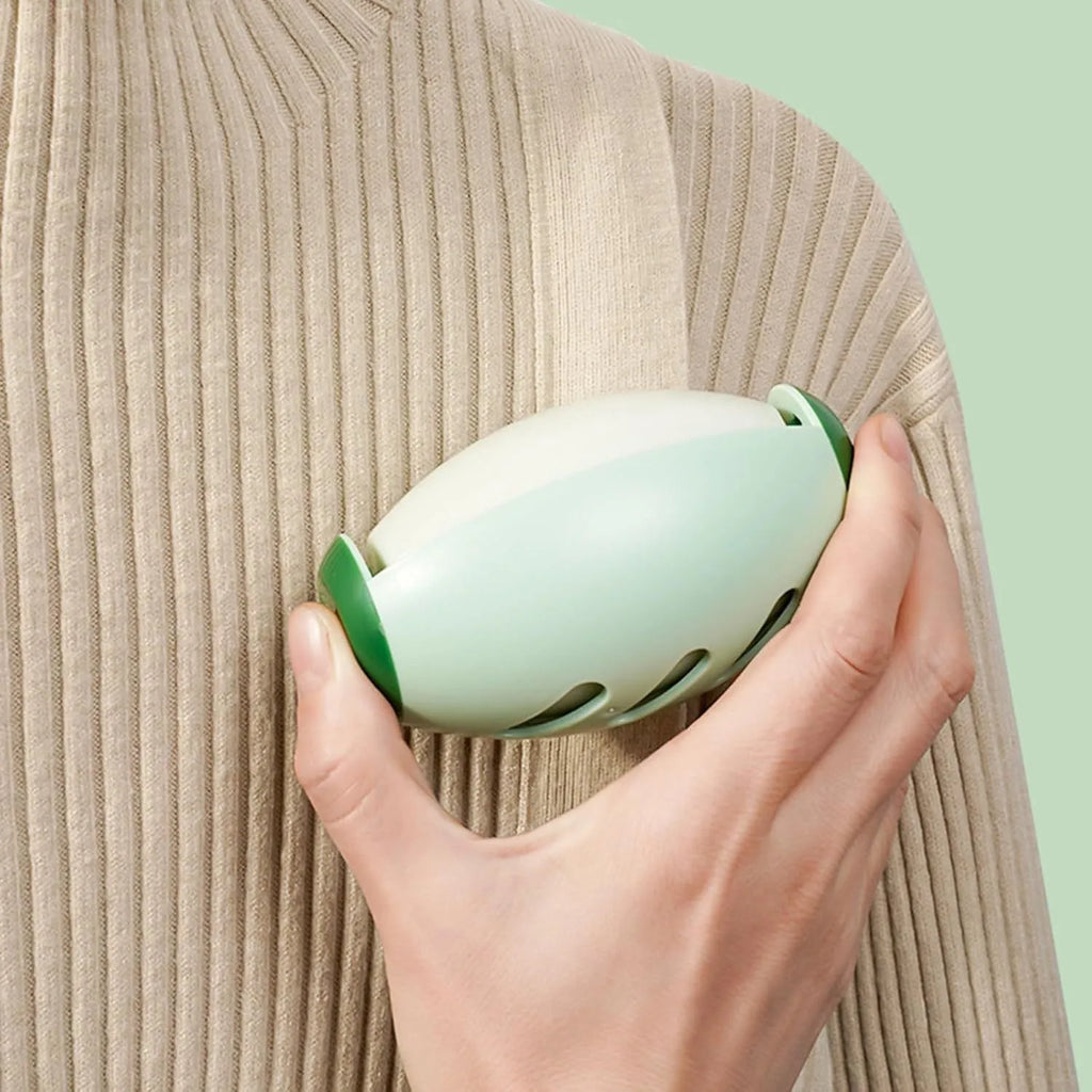 Green washable reusable gel lint roller ball with 4.5cm diameter for pet hair removal from clothes and furniture