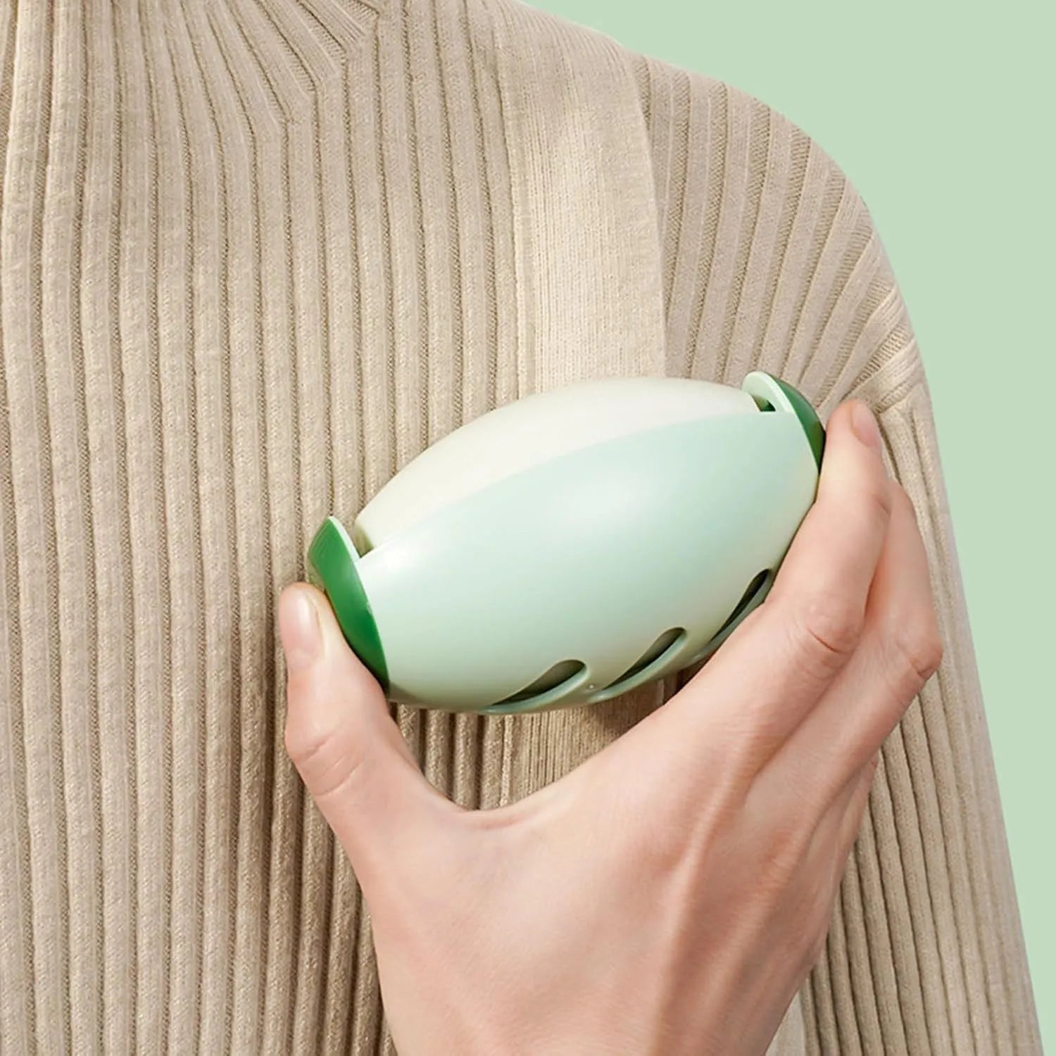 Green washable reusable gel lint roller ball with 4.5cm diameter for pet hair removal from clothes and furniture