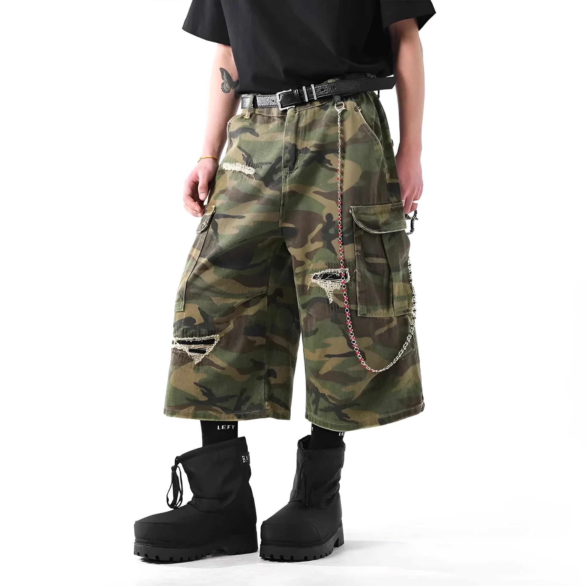 Men's camouflage pattern cropped denim trousers in straight leg cut with micro elastic cotton fabric