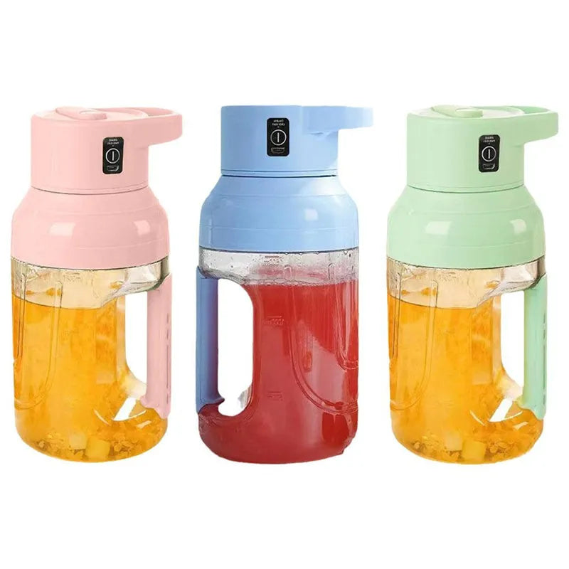 Portable electric juicer in emerald green with 1500ml capacity and USB charging port