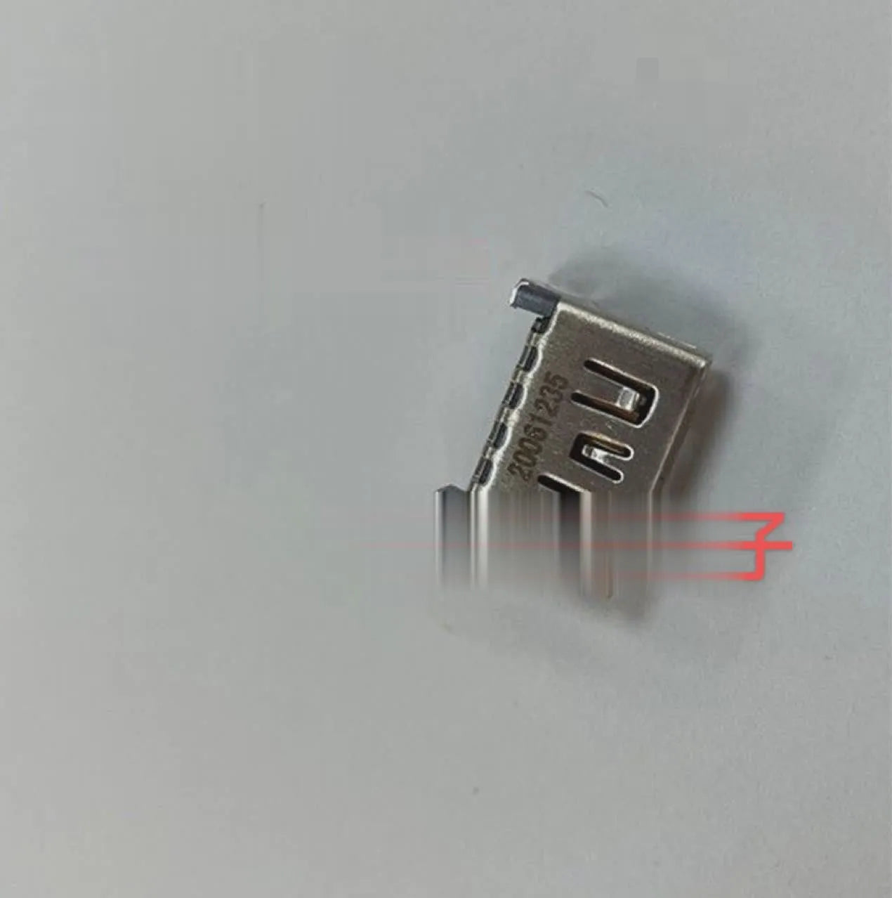Silver HDMI interface host socket with 19-pin configuration for digital signal transmission
