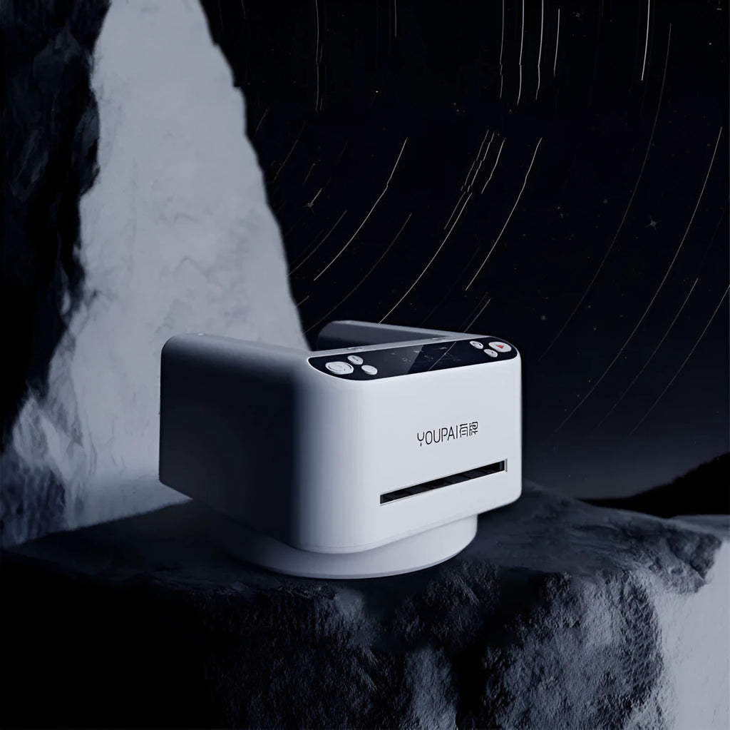 Third generation automatic card dealing device with plastic housing for poker games