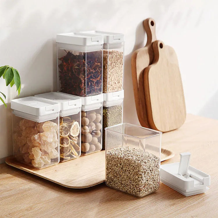 White transparent plastic storage tank for grains with 400ml capacity and Japanese design