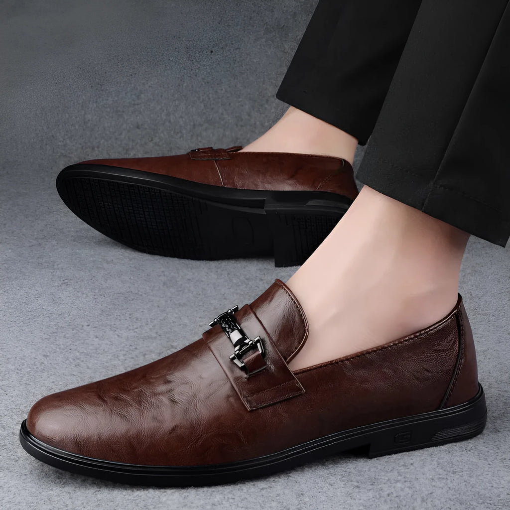 Men's low-top slip-on cowhide shoes in black or brown with rubber sole and 1-3cm chunky heel, sizes 36-46