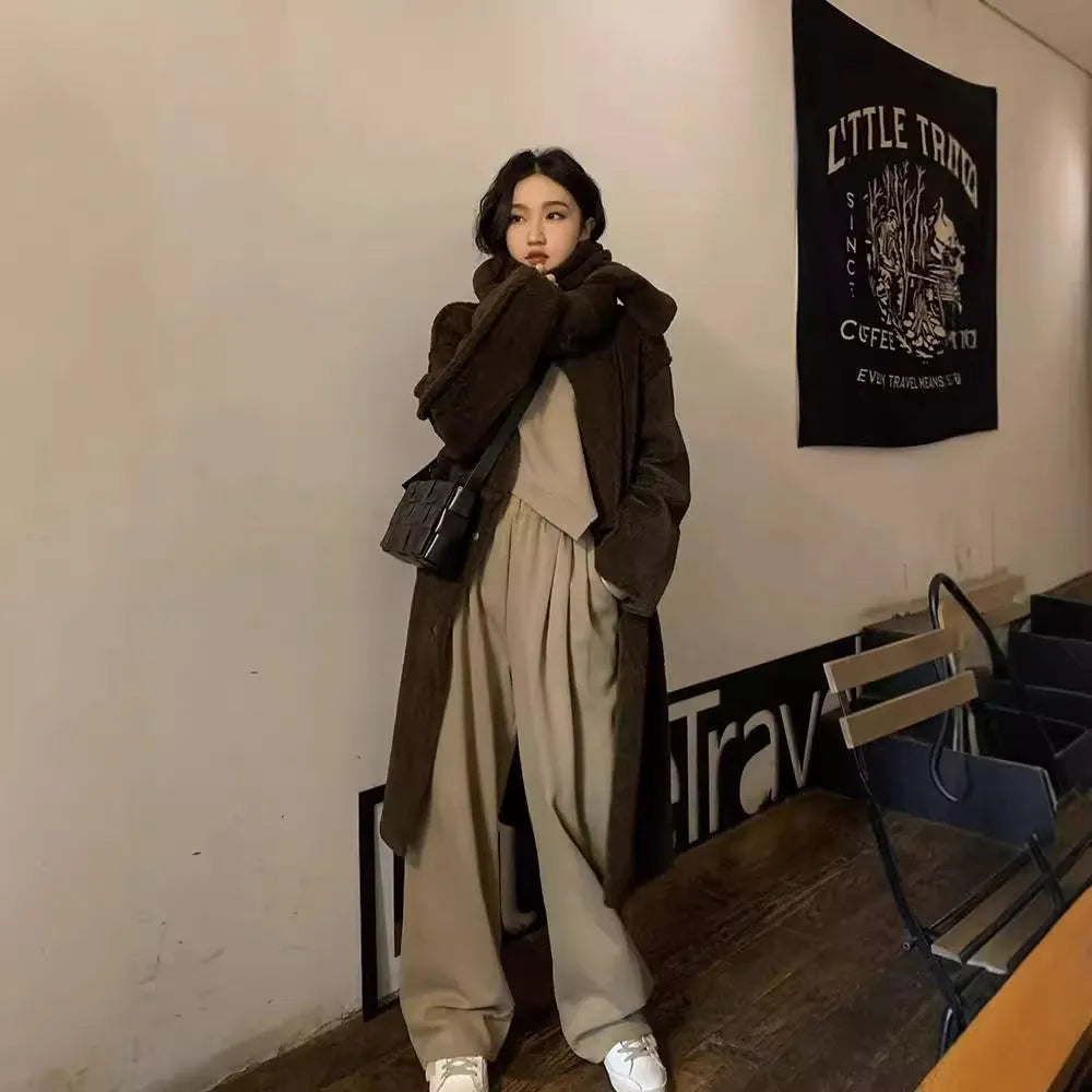Women's solid colour casual sports suit in khaki, featuring loose-fit top and trousers with long sleeves