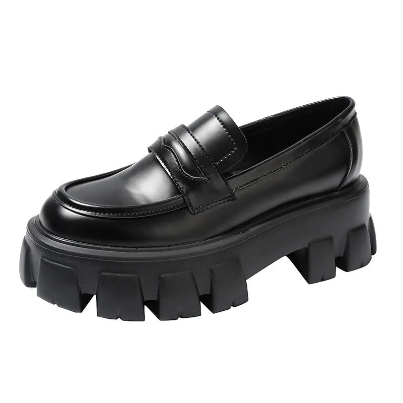 British-style wide-fit loafers with patent leather upper and 2.5cm rubber sole in matte or glossy finish