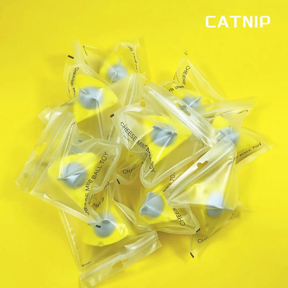 Yellow cheese-shaped catnip toy ball for cats, 4 cm in diameter.